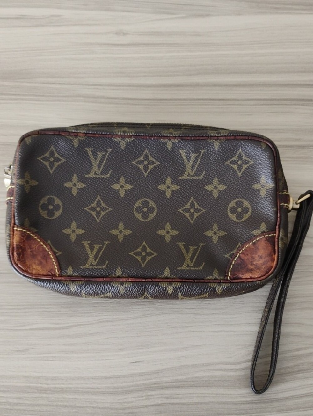 AuthenticLouis Vuitton Monogram Canvas Wristlet Clutch in Brown with Tan Accents - Picture 4 of 14
